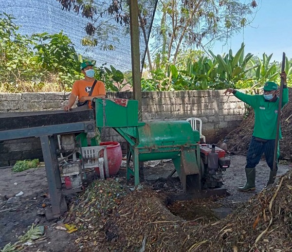 Terintegrasi, DLHK Denpasar Olah Sampah Organik Hasil Pemilahan Jadi Pupuk Kompos. 