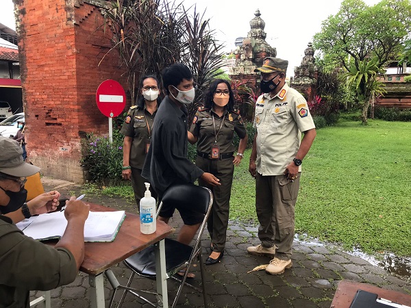 Lagi 21 Orang Pelanggar Prokes Dibina Tim Yustisi Denpasar.