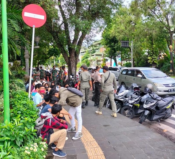 Jelang Tahun Baru Tim Yustisi Denpasar Tingkatkan Pemantauan Prokes