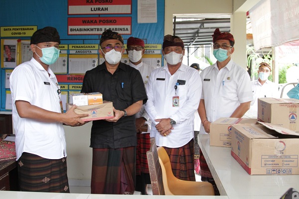 Tinjau Kesiapan Satgas Covid Desa dan Kelurahan Denpasar Walikota Jaya Negara Motivasi Langsung Kelapangan Serta Serahkan Bantuan Prokes