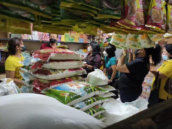 Disperindag Denpasar Monitoring Harga Minyak Goreng di Pasar Tradisional